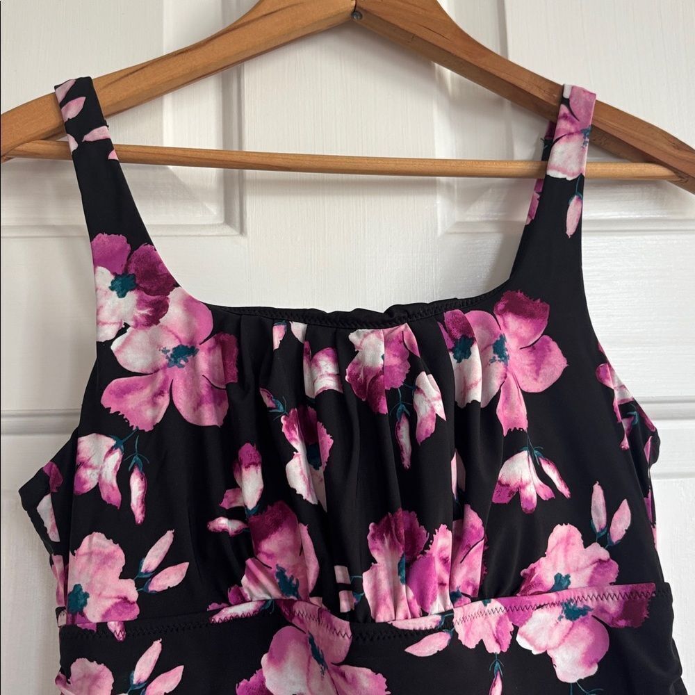 Lands’ End Floral Black and Pink Women's Tankini Bathingsuit Swim Top Size 8 - Picture 3 of 7